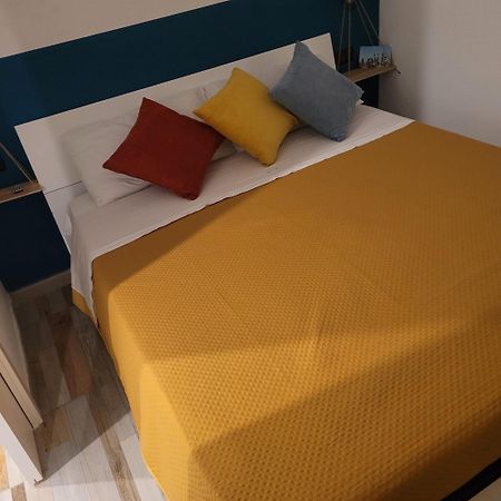 Blumon Guest House Napoli Esterno foto